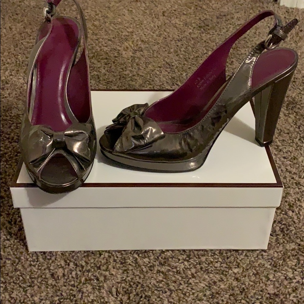 Metallic coach heel
